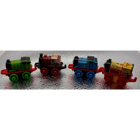 Thomas and Friends Percy, Bash, Victor Minis Train Engines Lot of 4 - 2014 - Picture 3 of 11